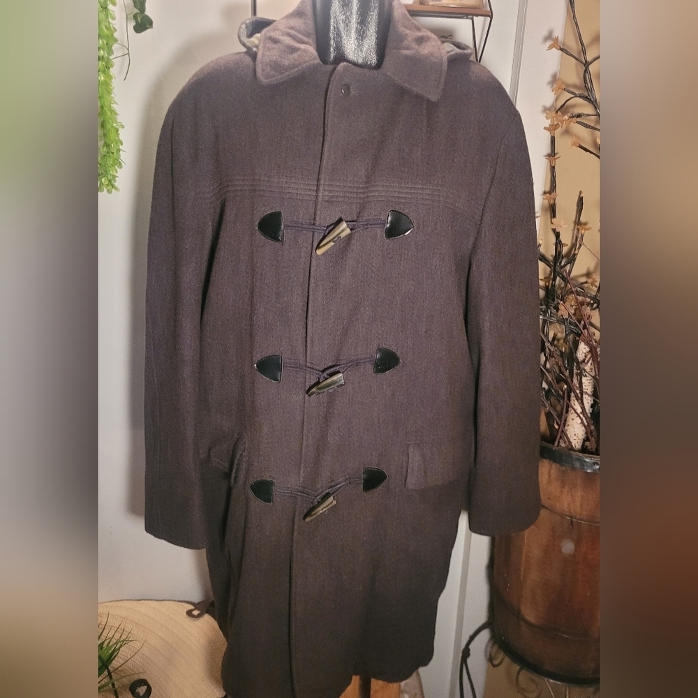Classic Men's Brown Wool Toggle Pea Coat with Hood - Picture 2 of 9